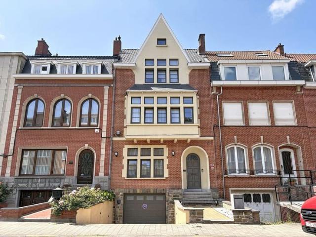 Exceptional 5 bedroom house for rent