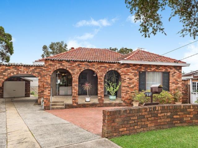 Exceptional 605sqm Opportunity with Development Potential STCA