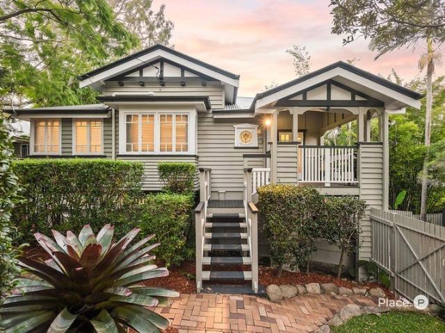 Exceptional 1,111sqm Parcel Offering Space, Lifestyle & Location