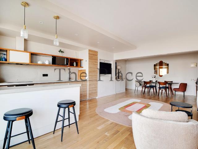 Exceptional 2 Bedroom Apartment 100m² of Bright Living Space Facing Parc Monceau, Paris Amsterdam Apartments for Rent