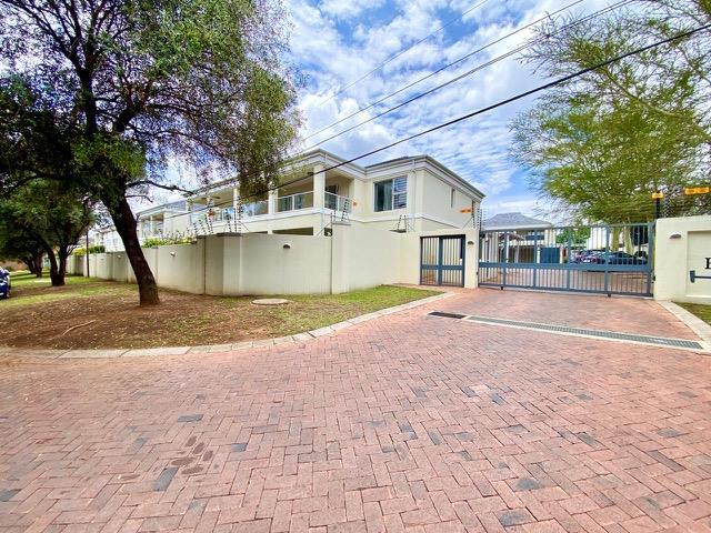 EXCEPTIONAL 3 BEDROOM LARGE AND SPACIOUS APARTMENT IN BRYANSTON FOR RENTAL