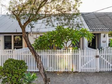 Exceptional terrace with self contained studio