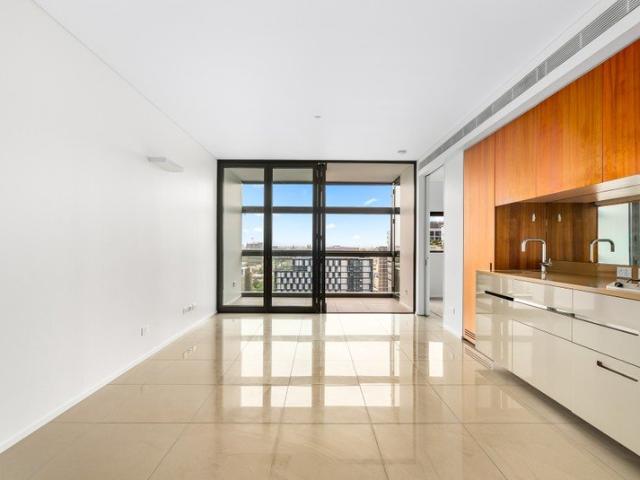 Exceptional Three Bedroom Residence with Resort Style Facilities
