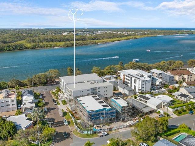 Exceptional Top Floor Apartment in Maroochydore