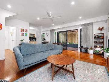 Exceptional Townhouse in a Quiet, Leafy Bardon Setting