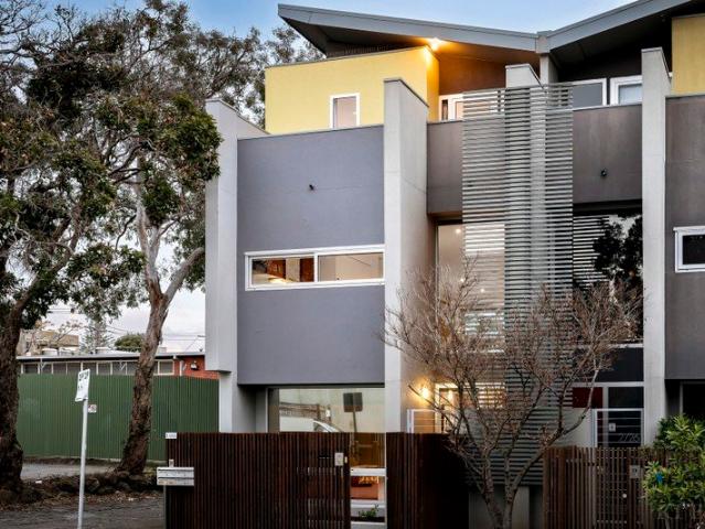 Exceptional Townhouse Living in 300m to Camberwell Junction