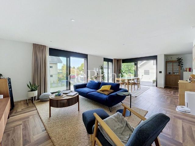 Exceptional triplex in a green setting in Mont sur Lausanne!