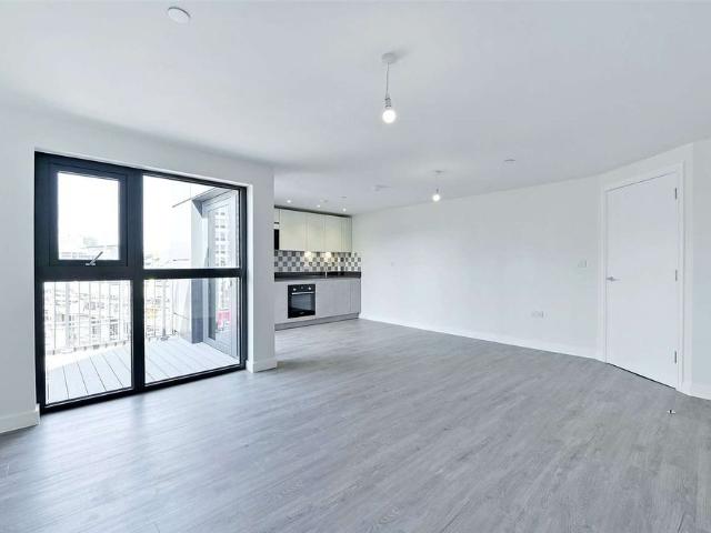 Exceptional Two Bedroom Penthouse with Expansive Roof Terrace & Parking