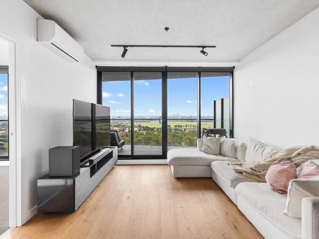 Exceptional Views. Exceptional Living