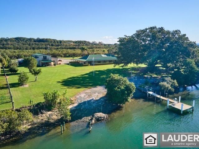 Exceptional Waterfront Estate with Dual Occupancy Potential