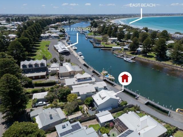 Exclusive Moyne River Waterfront Residence with Separate Cottage