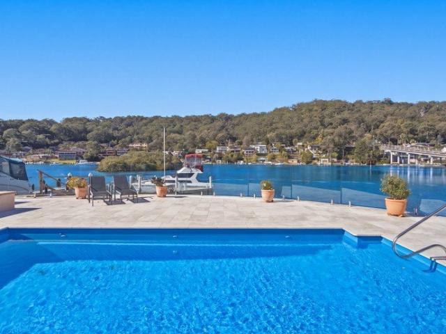 Exceptional Waterfront Position