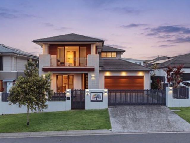 EXCEPTIONAL ARCHITECT DESIGNED LUXURY | PREMIUM FINISHES | MANSFIELD STATE HIGH SCHOOL CATCHMENT