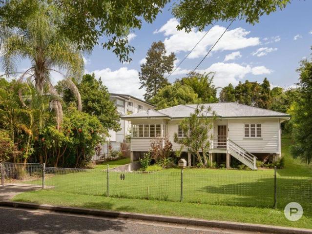 Exceptional Bardon Opportunity on 850m2 Block