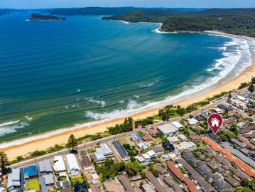 Exceptional Beachside Living with No Fuss
