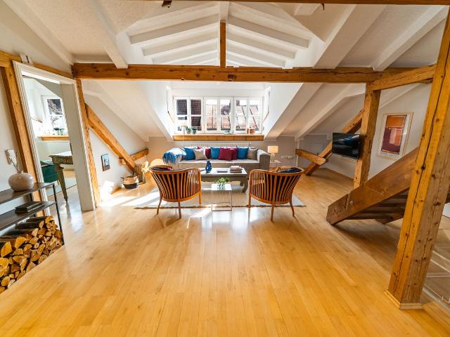 Exceptional, charming maisonette apartment with roof terrace in the heart of Munich, Munchen Amsterdam Apartments for Rent