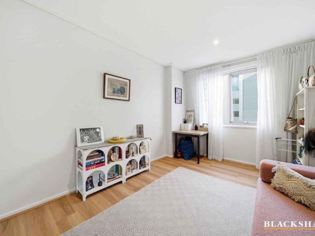 Exceptional City Living with a Peaceful Garden Outlook