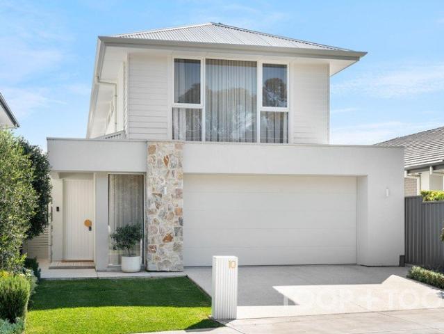 Exceptional Contemporary Luxury with Linear Park at Your Doorstep