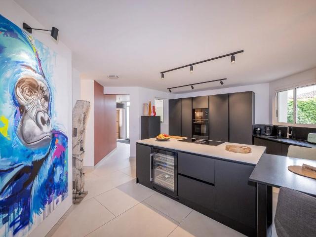 EXCEPTIONAL CONTEMPORARY VILLA IN PÉROLS ? MINUTES FROM THE BEACHES AND MONTPELLIER