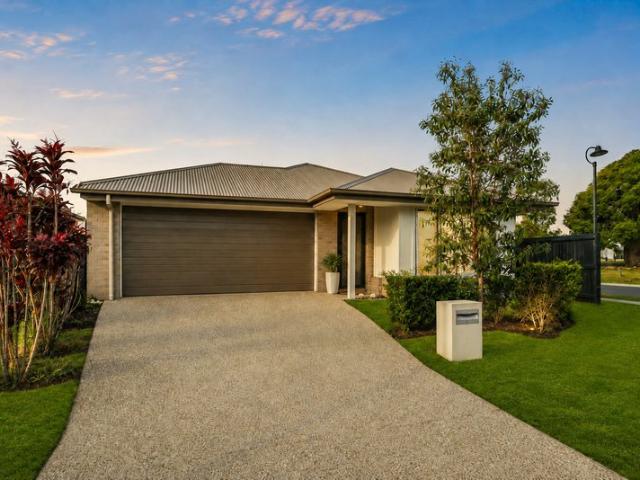 Exceptional Corner Block Family Living with Multiple Living Zones and a Peaceful Outlook