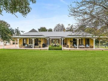 Exceptional Country Elegance Private Estate on Grand Grounds