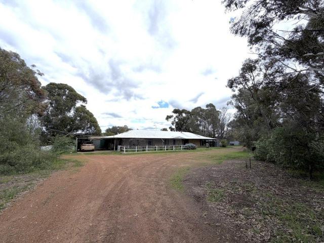 Exceptional Value Country Homestead for Savvy Buyers Seeking Space, Privacy & Commercial Potential