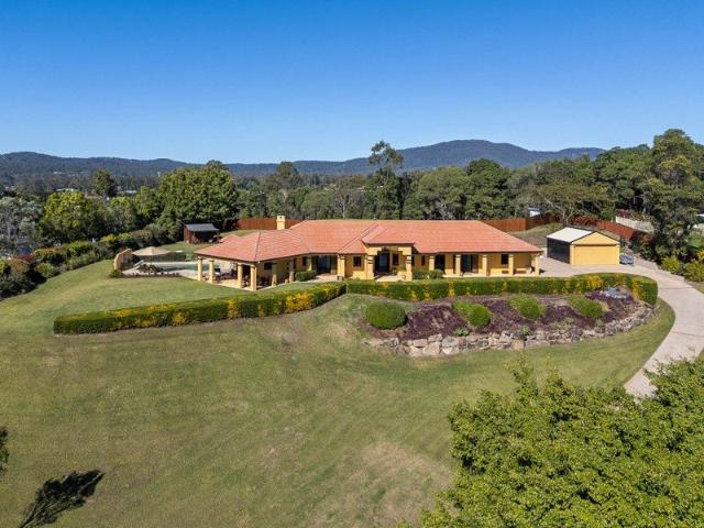 Exceptional Country Living & Valley Views