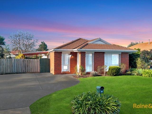 Exceptional Courtside Living Close to Every Convenience