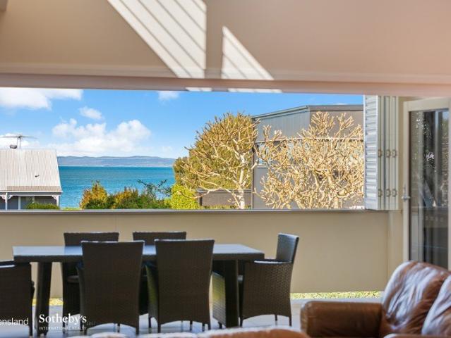 Exceptional Custom Built Bayside Residence in the Heart of Wellington Point