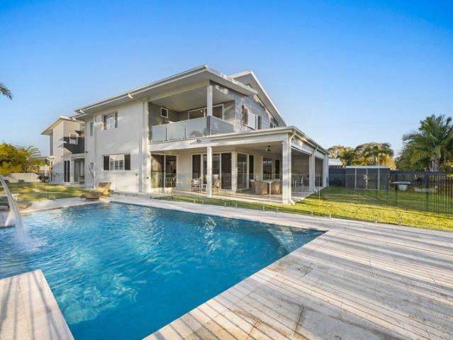 EXCEPTIONAL DESIGN, PRESTIGIOUS POSITION, EXTRAORDINARY LIFESTYLE