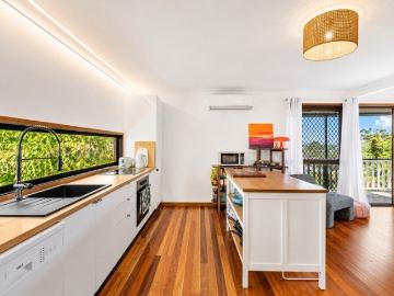 Exceptional Dual Income Opportunity in the Heart of Burleigh Heads