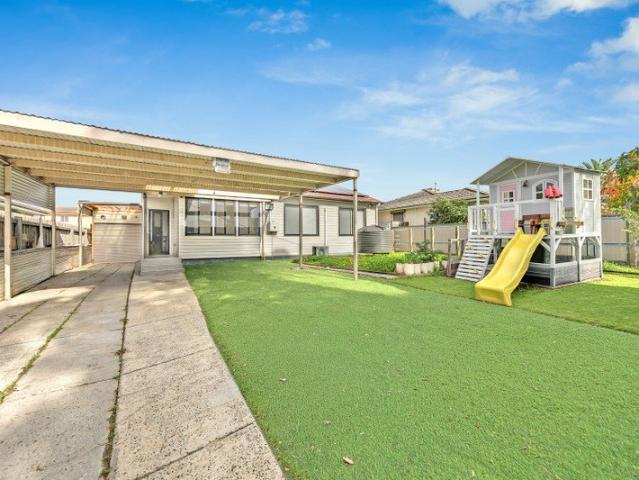 Exceptional Dual Income Opportunity in one of Coolaroo's Most Appealing Pockets