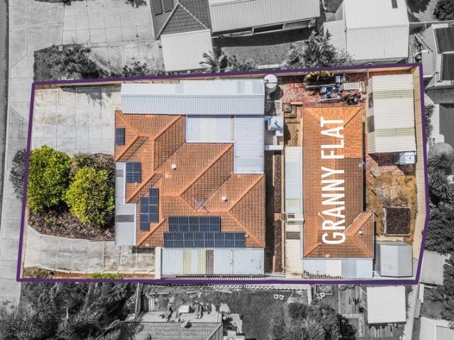 Exceptional Dual Living Investment!