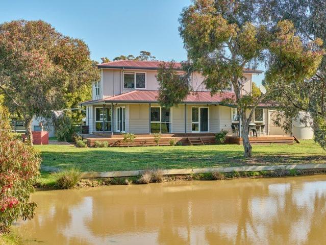 Exceptional Dual Living Lifestyle
