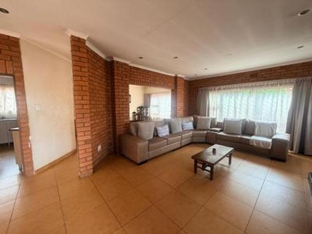 exceptional dual living opportunity.