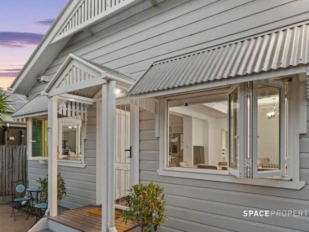 Exceptional Dual Living Opportunity
