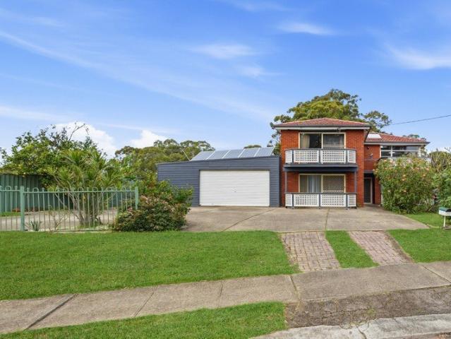 Exceptional Dual Living Opportunity for Large Families or Savvy Investors