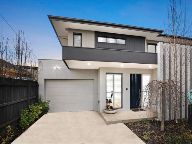 Exceptional Easy Care Bentleigh East Living