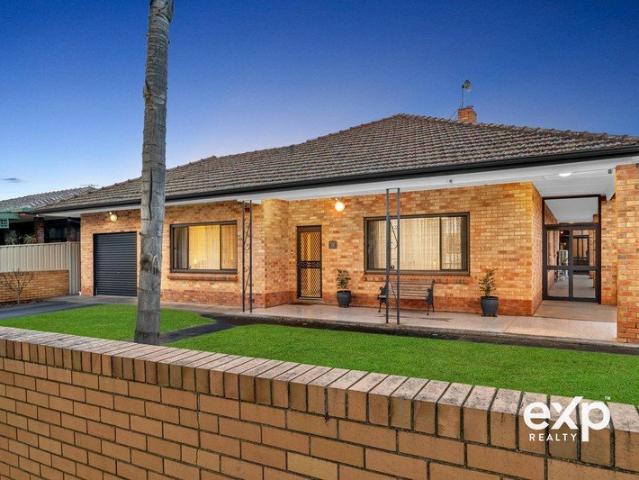 Exceptional Entertaining and Spacious Living on a Generous 1,000m²Allotment approx