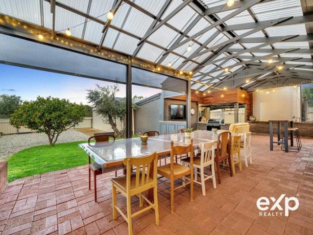 Exceptional Entertaining and Spacious Living on a Generous 1,010m²Allotment approx