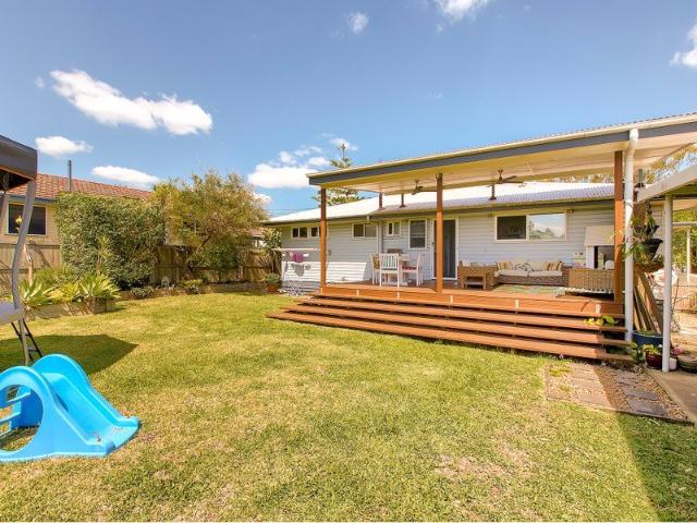 Exceptional Entertaining in a Convenient Keperra Location