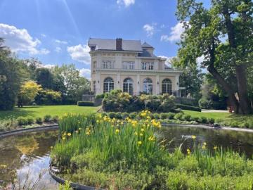 Exceptional Estate in a Private 1 Hectare Park