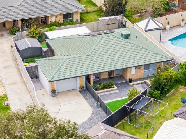 EXCEPTIONAL ERSKINE HOME !