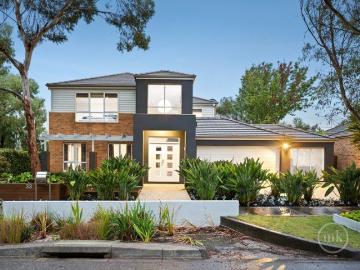 Exceptional Ex Display Home with a Triple Garage in a Prestigious Mernda Pocket