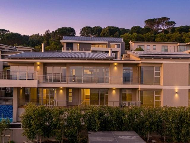 Exceptional Family and Vacation Home in Somerset West – Fairhaven Country Estate