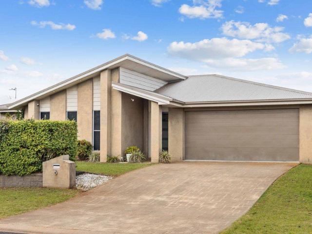 Exceptional Family Appeal & Multiple Living Areas
