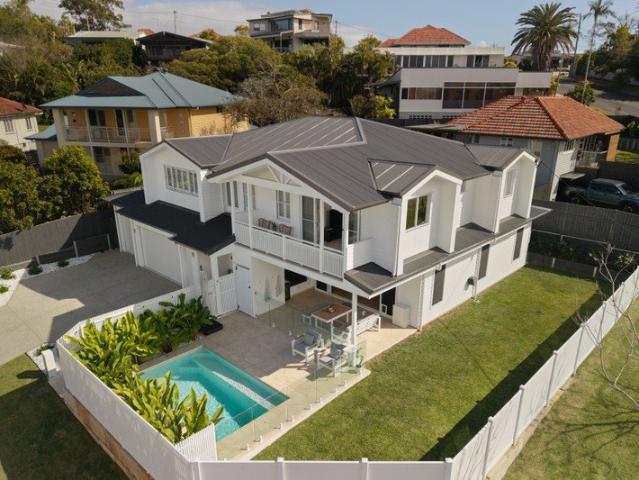 Exceptional Family Home with Spectacular City Views!