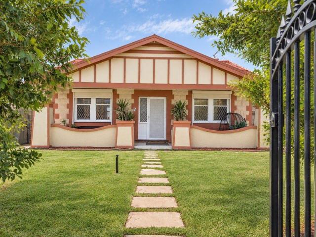 Exceptional Family Living Minutes from Port Adelaide & Semaphore Beach