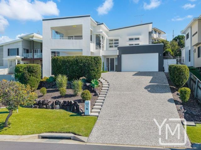 Exceptional Family Living Ocean Views Entertainer's Delight
