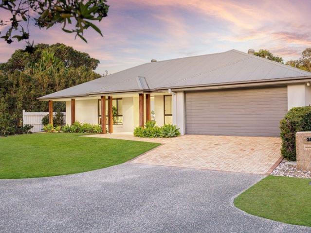 Exceptional Family Living on a Generous 646m² with only one neighbour!